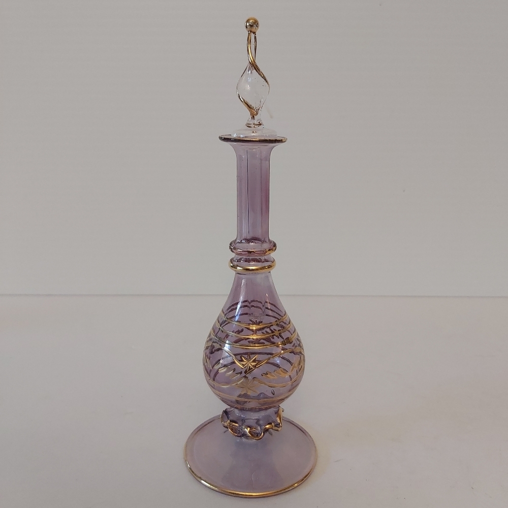 Parfum bottle with stopper